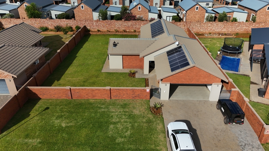 3 Bedroom Property for Sale in Van Der Hoff Park North West